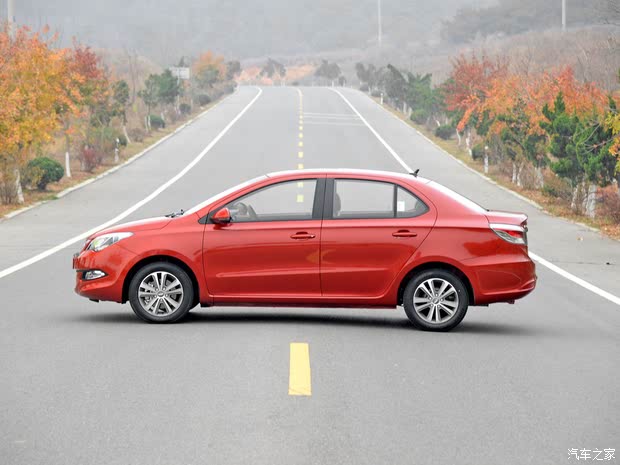 奇瑞汽车 艾瑞泽3 2015款 1.5L 手动旗舰型