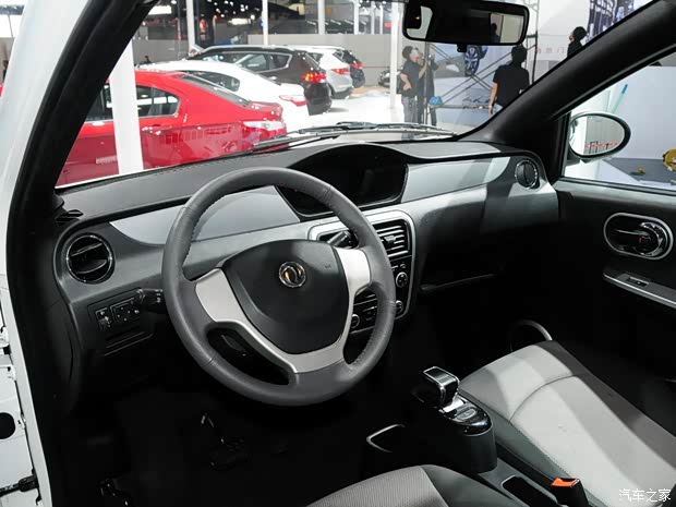 东风乘用车 风神E30L 2013款 基本型 东风乘用车 风神E30L 2013款 基本型