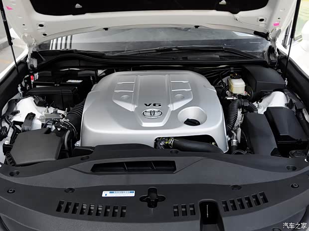 一汽丰田 皇冠 2015款 2.5L 时尚版