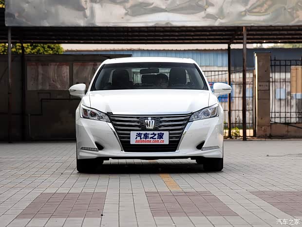一汽豐田 皇冠 2015款 2.5L 時(shí)尚限量版