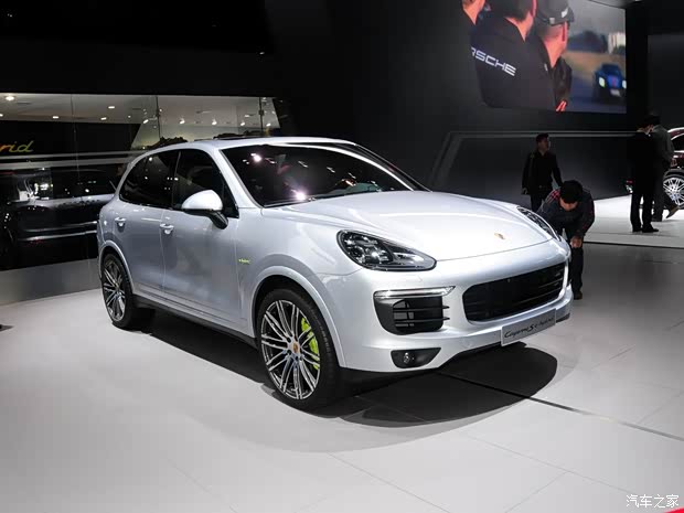保时捷 Cayenne新能源 2015款 Cayenne S E-Hybrid 3.0T 设计套件版 保时捷 Cayenne新能源 2015款 Cayenne S E-Hybrid 3.0T 设计套件版