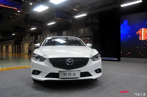 一汽马自达 阿特兹 2014款 2.5L 蓝天至尊版