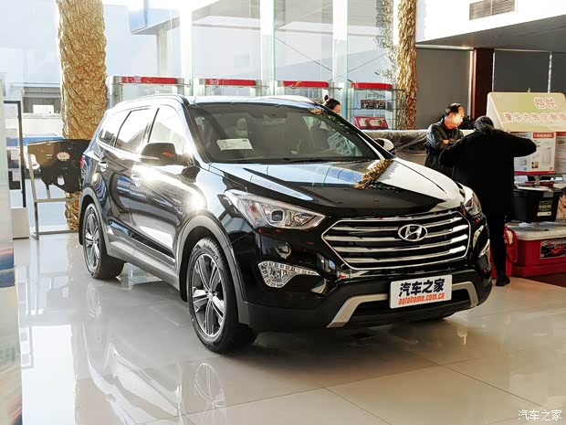 現(xiàn)代(進(jìn)口) 格越 2013款 3.0L 7座四驅(qū)棕色內(nèi)飾旗艦版