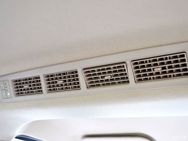 上汽通用五菱 五菱宏光V 2015款 1.5L基本型