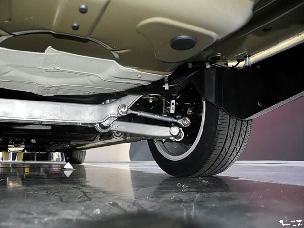 廣汽乘用車 傳祺GA6 2015款 1.8T 自動尊貴型 廣汽乘用車 傳祺GA6 2015款 1.8T 自動尊貴型