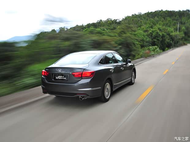 东风本田 思铂睿 2015款 2.0L 尊贵版 东风本田 思铂睿 2015款 2.0L 尊贵版