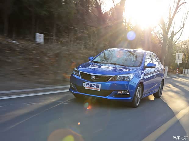 长安汽车 悦翔V7 2015款 1.6L 自动乐趣型 长安汽车 悦翔V7 2015款 1.6L 自动乐趣型