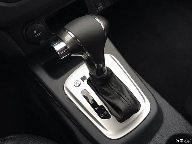 東風(fēng)風(fēng)行東風(fēng)風(fēng)行景逸S32014款 基本型