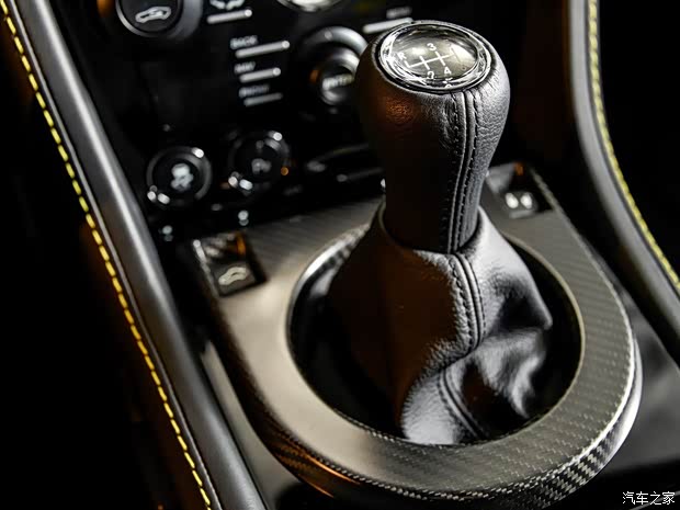 阿斯顿·马丁阿斯顿·马丁V8 Vantage2015款 4.7 N430 阿斯顿·马丁阿斯顿·马丁V8 Vantage2015款 4.7 N430