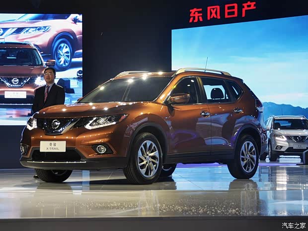 日產(chǎn)東風(fēng)日產(chǎn)奇駿2014款 2.5L CVT至尊版 4WD