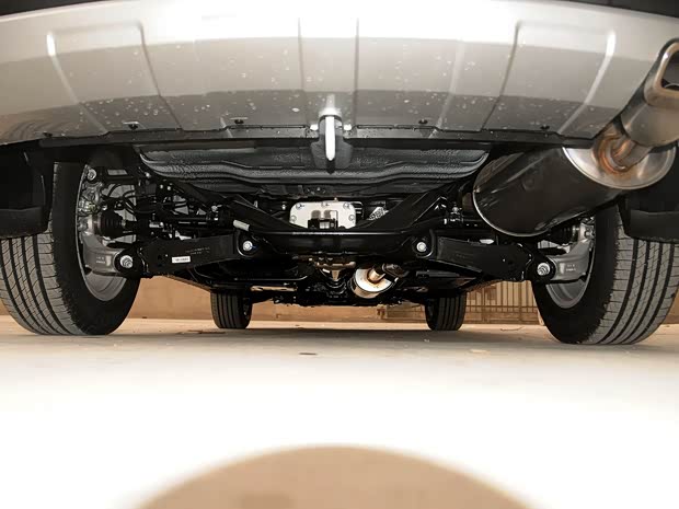 长城汽车 哈弗H6 2013款 运动版 1.5T 手动四驱尊贵型 长城汽车 哈弗H6 2013款 运动版 1.5T 手动四驱尊贵型