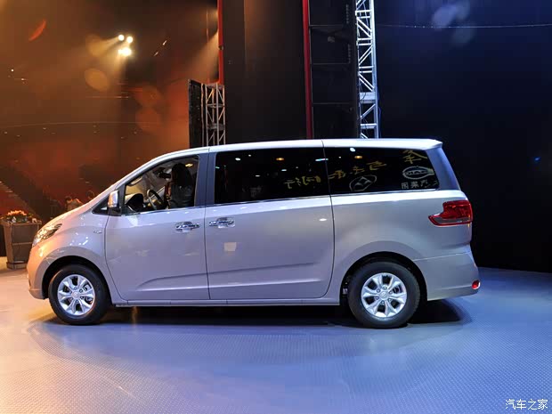 上汽大通上汽商用車(chē)上汽大通G102014款 2.0T 自動(dòng)行政版