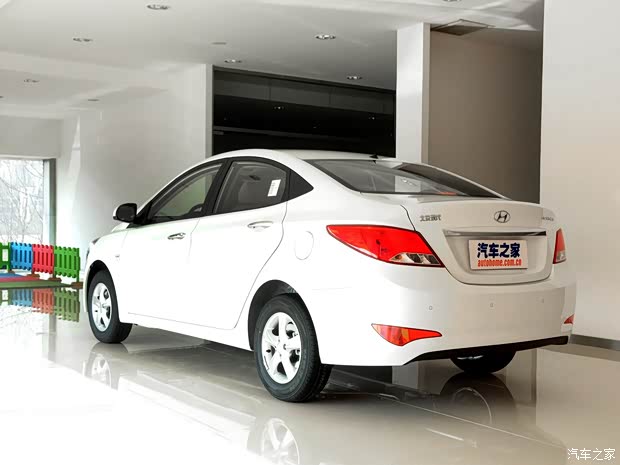 现代北京现代瑞纳2014款 三厢 1.4L 自动领先型GLX