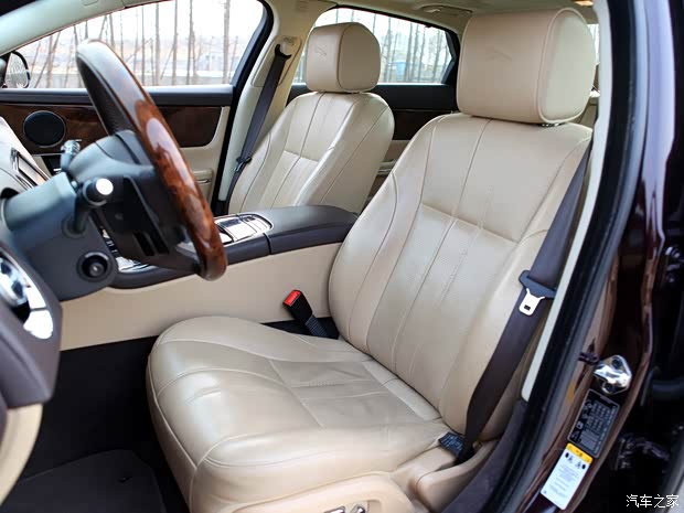 捷豹捷豹捷豹XJ2013款 XJL 2.0T 典雅商務(wù)版
