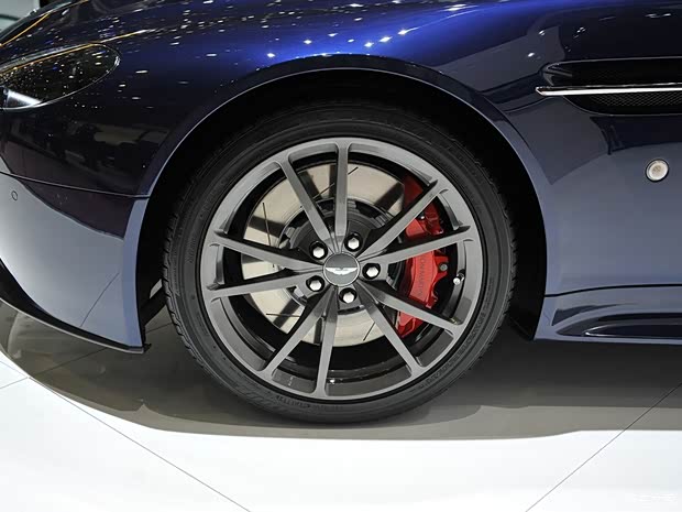 阿斯頓·馬丁阿斯頓·馬丁V8 Vantage2015款 4.7 N430