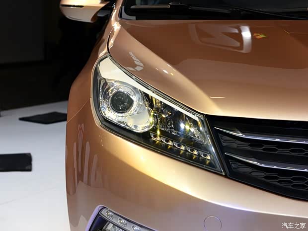 众泰众泰汽车众泰Z5002014款 基本型