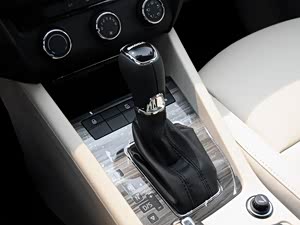 ���� 2015�� 1.6L �Զ��ݽܰ�