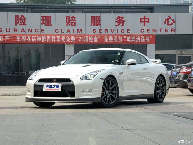 日产(进口) 日产GT-R 2015款 3.8T 豪华棕红内饰版 日产(进口) 日产GT-R 2015款 3.8T 豪华棕红内饰版