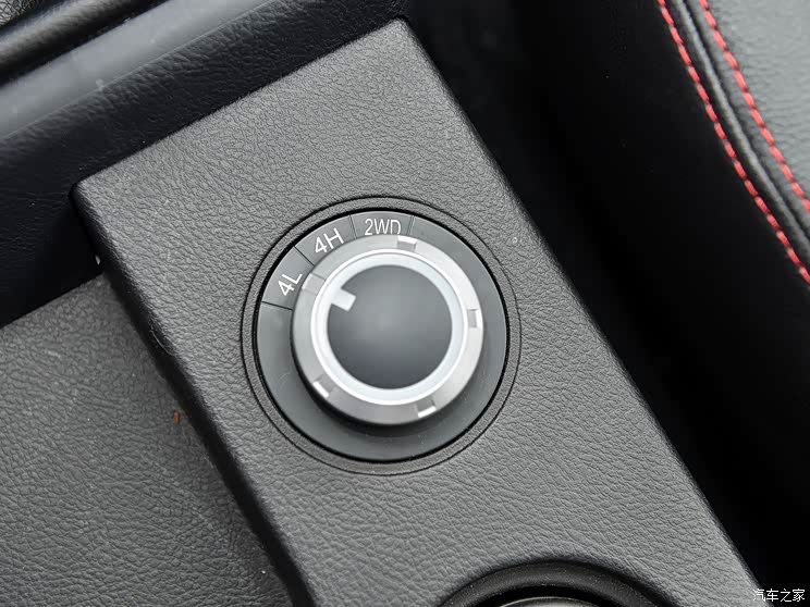 陆风汽车 陆风X8 2014款 探索版 2.0T 汽油4x4超豪华型