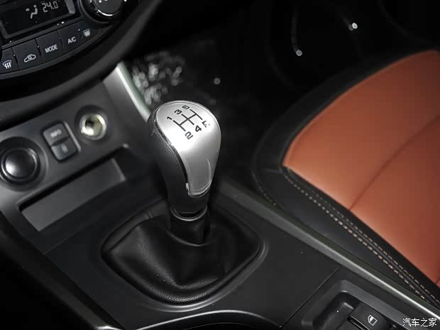 海马汽车 海马S5 2014款 1.6L 手动智骋型 海马汽车 海马S5 2014款 1.6L 手动智骋型