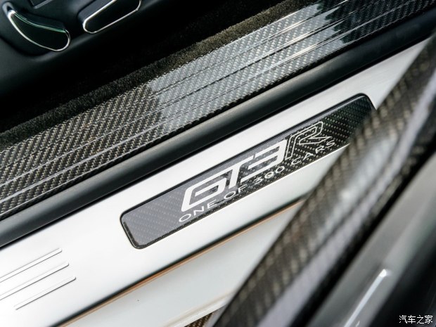 宾利欧陆2015款GT3-R