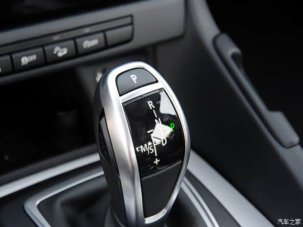 華晨寶馬 寶馬X1 2014款 sDrive20i 運動設(shè)計套裝