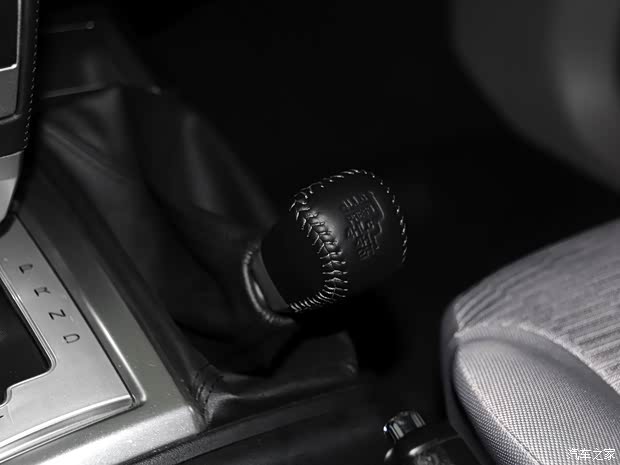 广汽三菱 帕杰罗·劲畅 2013款 3.0L 自动四驱行政版