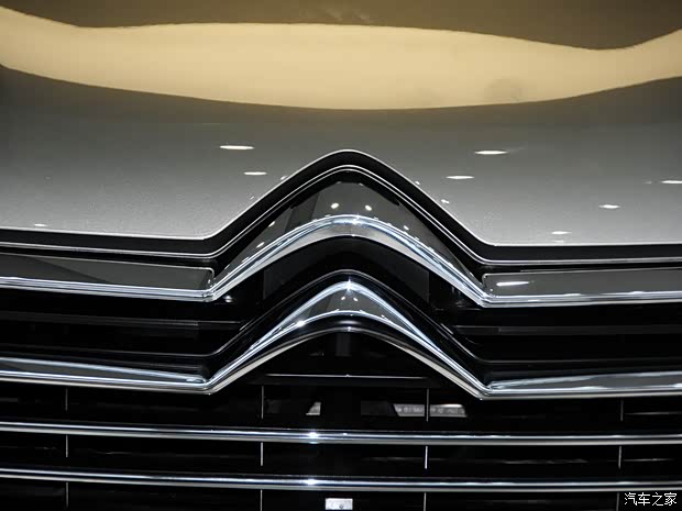 东风雪铁龙 雪铁龙C4L 2014款 1.8L 手动智驱版劲享型