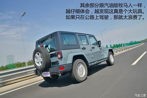 Jeep 牧马人 2014款 2.8TD 四门版 Sahara Jeep 牧马人 2014款 2.8TD 四门版 Sahara
