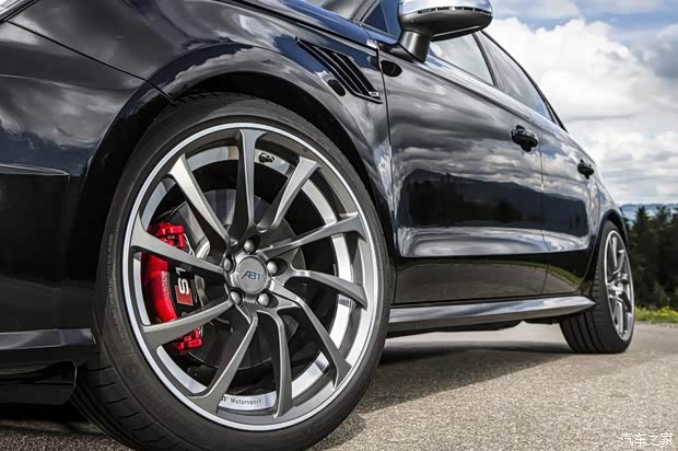 奧迪(進(jìn)口) 奧迪S1 2014款 五門(mén)版