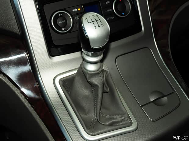 東風(fēng)風(fēng)行 風(fēng)行CM7 2014款 2.4L 公務(wù)型