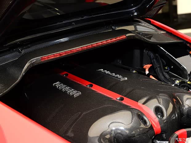 法拉利 LaFerrari 2014款 6.3L 標(biāo)準(zhǔn)版