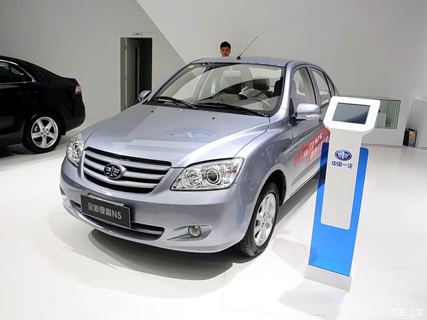 天津一汽 夏利N5 2014款 1.3L 手动豪华型