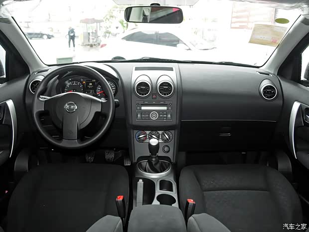 东风日产 逍客 2015款 2.0XL 酷火 MT 2WD 东风日产 逍客 2015款 2.0XL 酷火 MT 2WD