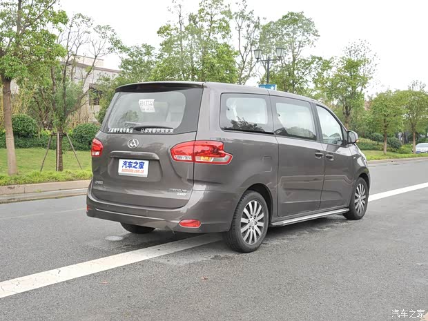 上汽商用车 上汽大通G10 2014款 2.0T 自动时尚版