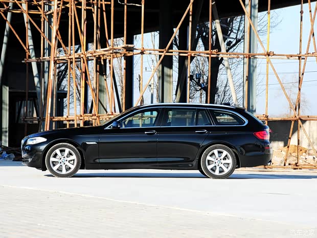 寶馬(進(jìn)口) 寶馬5系(進(jìn)口) 2012款 530i 領(lǐng)先型 旅行版