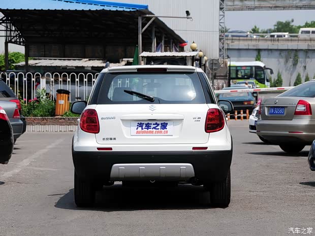 长安铃木 天语 SX4 2012款 1.6L 自动锐骑型 长安铃木 天语 SX4 2012款 1.6L 自动锐骑型