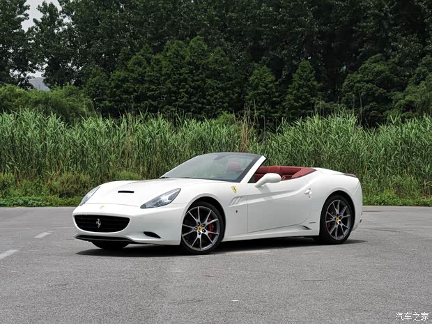 法拉利 California T 2012款 4.3L 标准型 法拉利 California T 2012款 4.3L 标准型