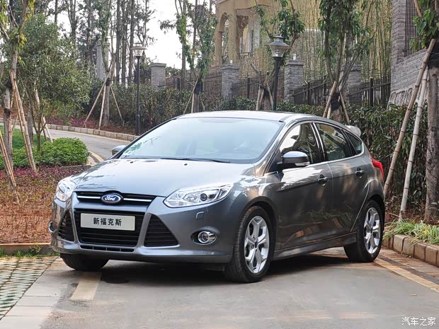 福特长安福特福克斯2012款 两厢 2.0L AT豪华运动型 福特长安福特福克斯2012款 两厢 2.0L AT豪华运动型