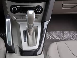 福克斯2012款 三厢 1.6L AT尊贵型