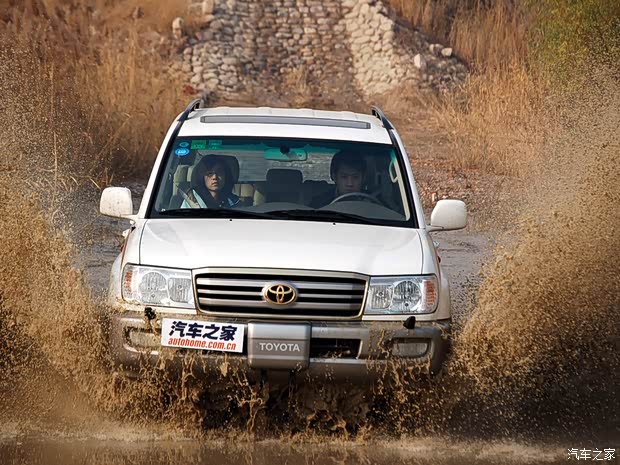 一汽丰田 兰德酷路泽 2005款 4.7L 自动VX-R豪华DVD版 一汽丰田 兰德酷路泽 2005款 4.7L 自动VX-R豪华DVD版