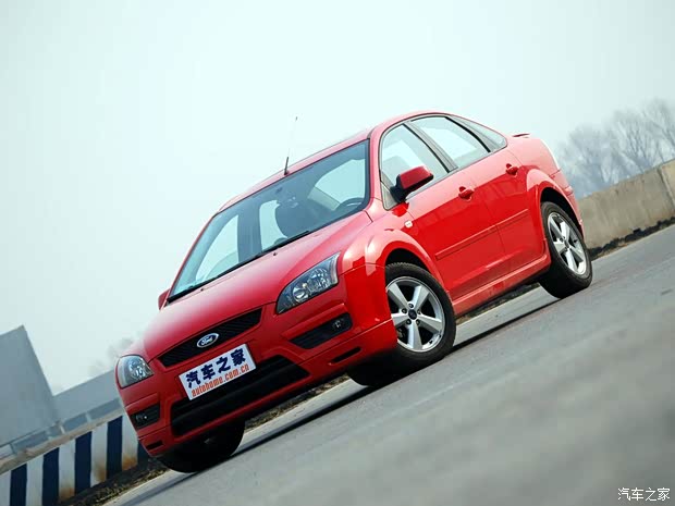 長安福特 ?？怂?2005款 三廂 2.0L 手動運動版