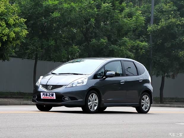 广汽本田 飞度 2008款 1.5L 自动炫酷运动版 广汽本田 飞度 2008款 1.5L 自动炫酷运动版