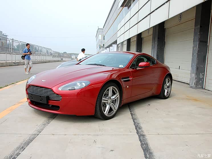 阿斯頓?馬丁 V8 Vantage 2007款 4.3 Manual Coupe
