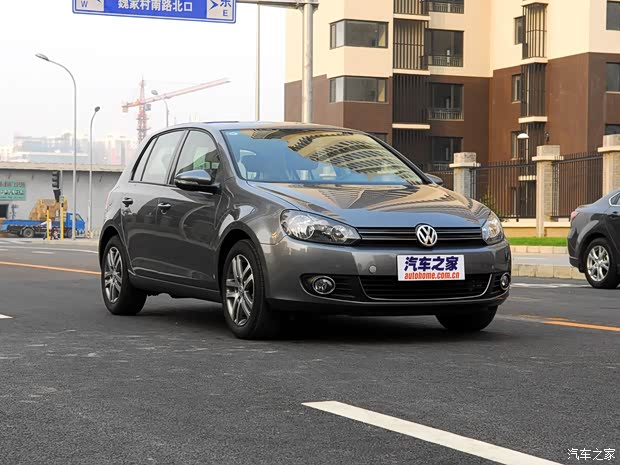 大众一汽-大众高尔夫2010款 1.4TSI 自动舒适型 大众一汽-大众高尔夫2010款 1.4TSI 自动舒适型