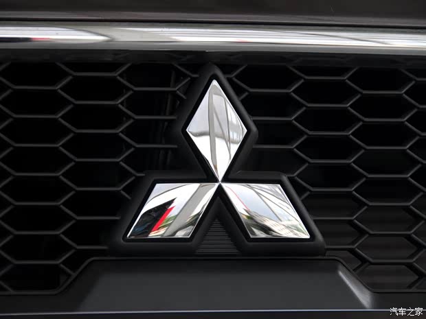 三菱(进口) 欧蓝德(进口) 2010款 劲界 3.0 豪华版 三菱(进口) 欧蓝德(进口) 2010款 劲界 3.0 豪华版