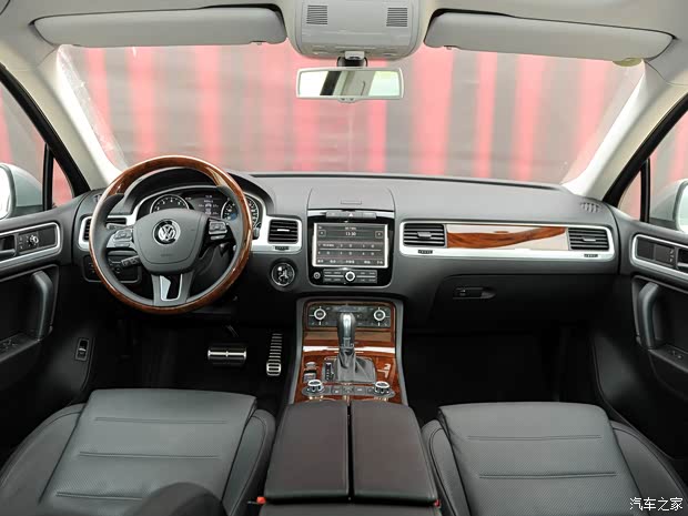 大眾大眾(進(jìn)口)途銳2011款 3.0TSI V6 Hybrid