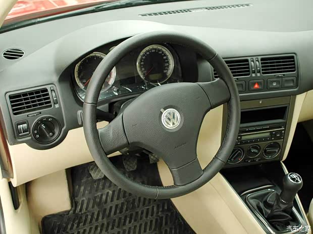 一汽-大众 高尔夫 2004款 1.6 手动舒适型 一汽-大众 高尔夫 2004款 1.6 手动舒适型