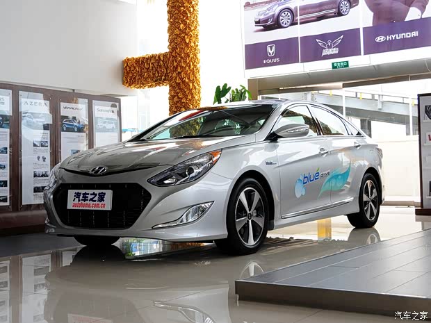 現(xiàn)代現(xiàn)代(進(jìn)口)現(xiàn)代Sonata(海外)2011款 Hybrid