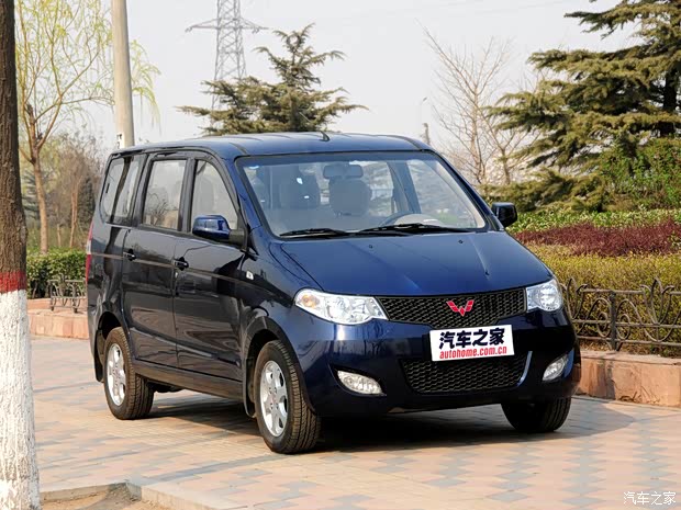 上汽通用五菱 五菱宏光 2010款 1.4L标准型